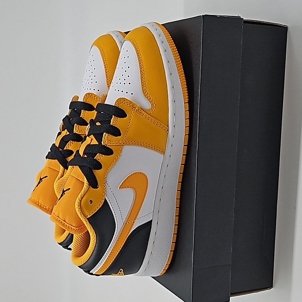 Nike Jordan Low (GS) 4y